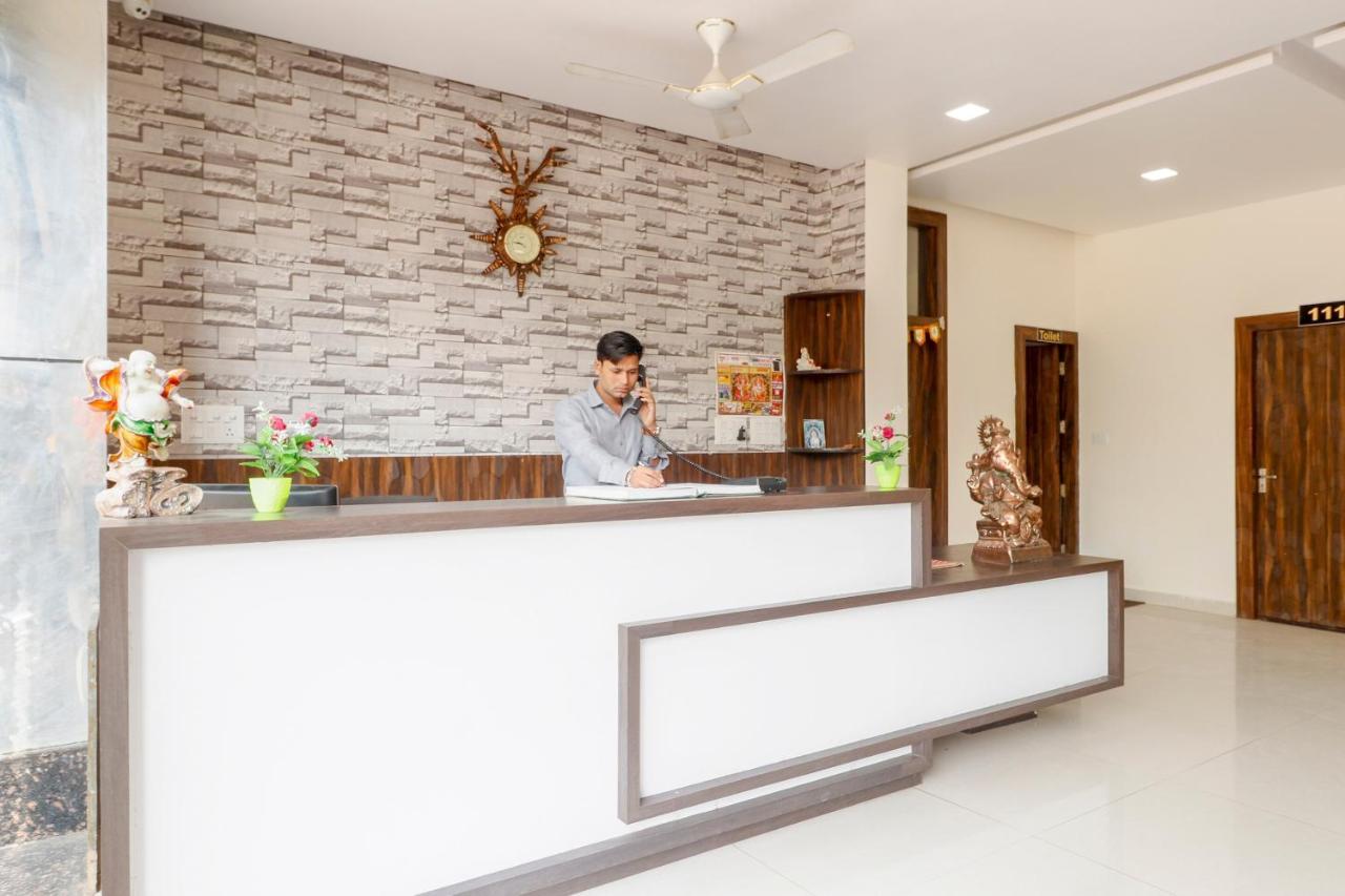 Capital O 63158 Hotel Om Sai Ram Chhatarpur Ngoại thất bức ảnh