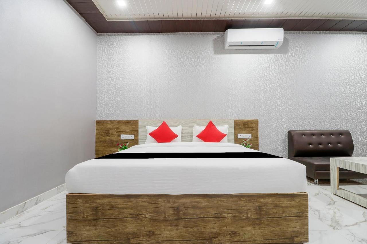 Capital O 63158 Hotel Om Sai Ram Chhatarpur Ngoại thất bức ảnh